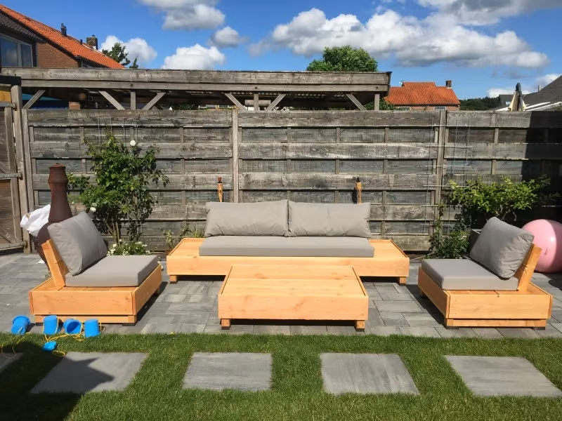 Hur förvarar man trädgårdskuddar?
